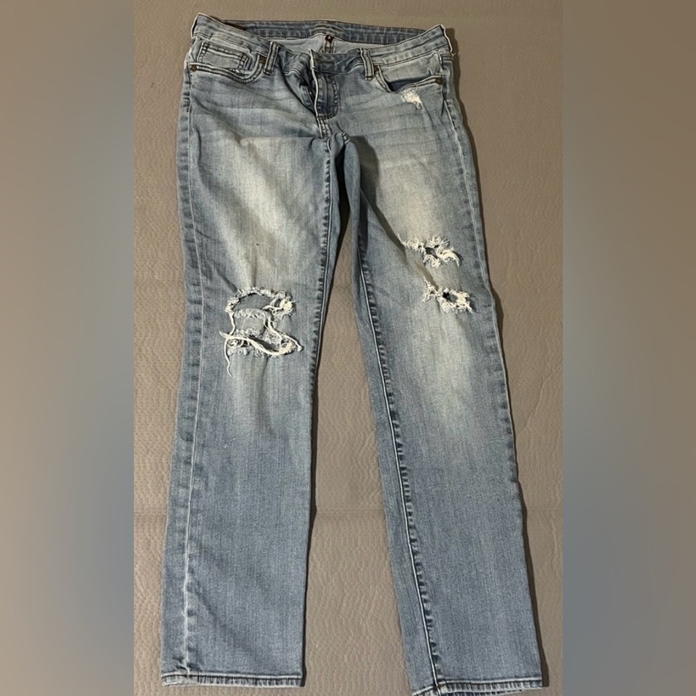 ❤️ KUT Distressed Light Blue Denim Jeans